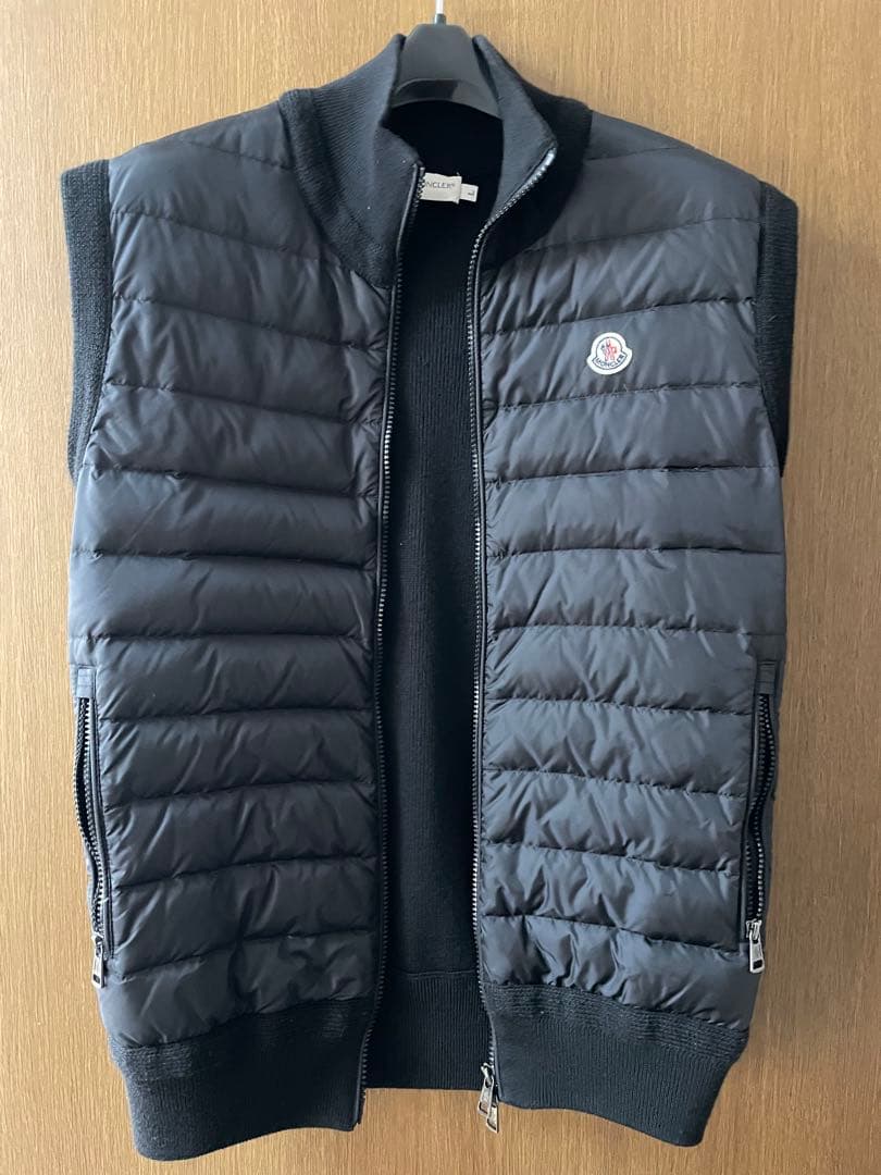 MONCLER ブラック ダウンベスト L