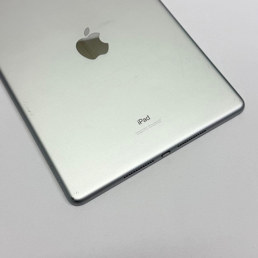 iPad 第8世代 32GB シルバー セルラーモデル