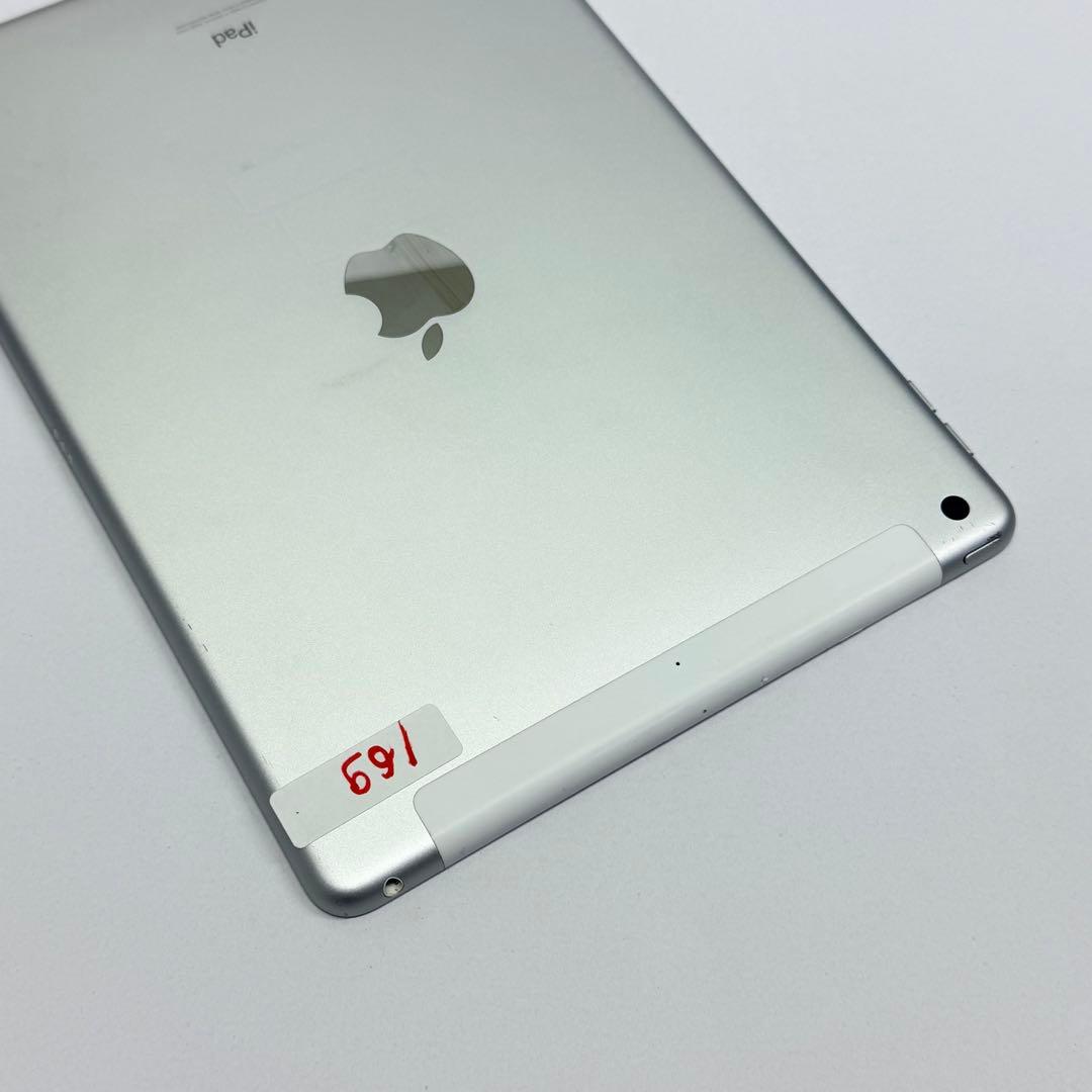 iPad 第8世代 32GB シルバー セルラーモデル