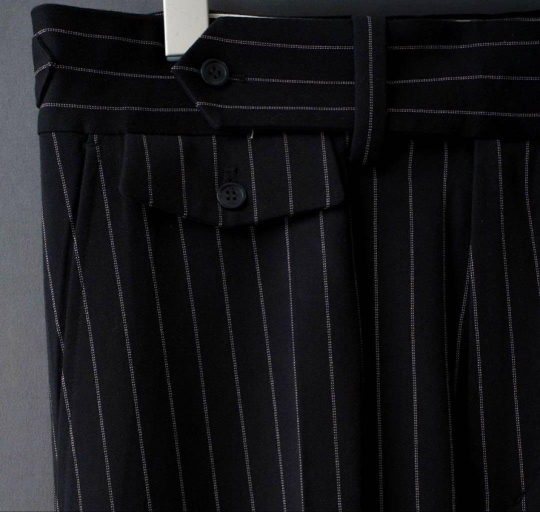 新品　定価以下SHIKITARI STRIPE FLARE SLACKS