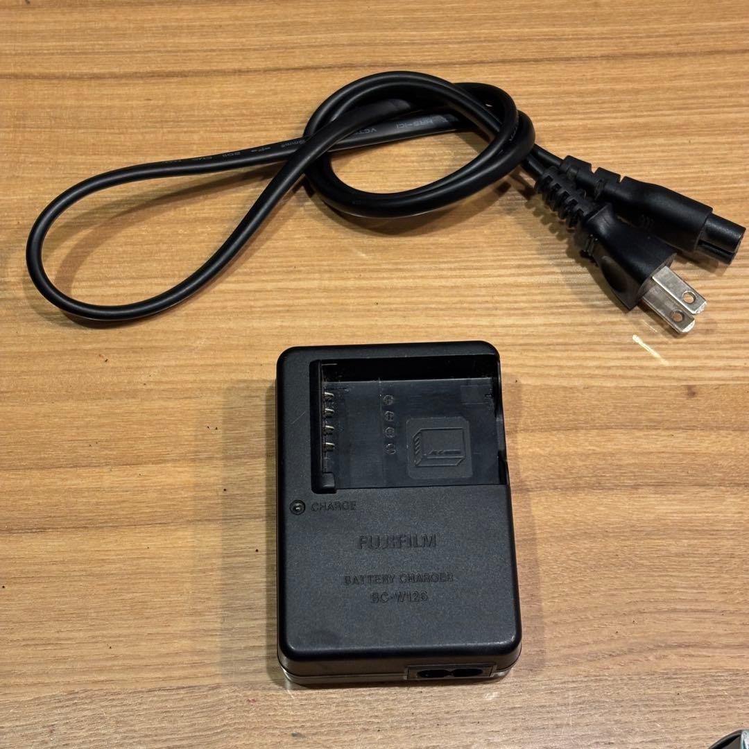 美品　Fujifilm HS50EXR デジタルカメラ