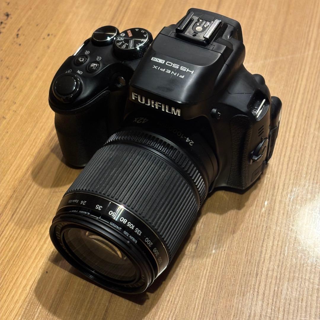 美品　Fujifilm HS50EXR デジタルカメラ