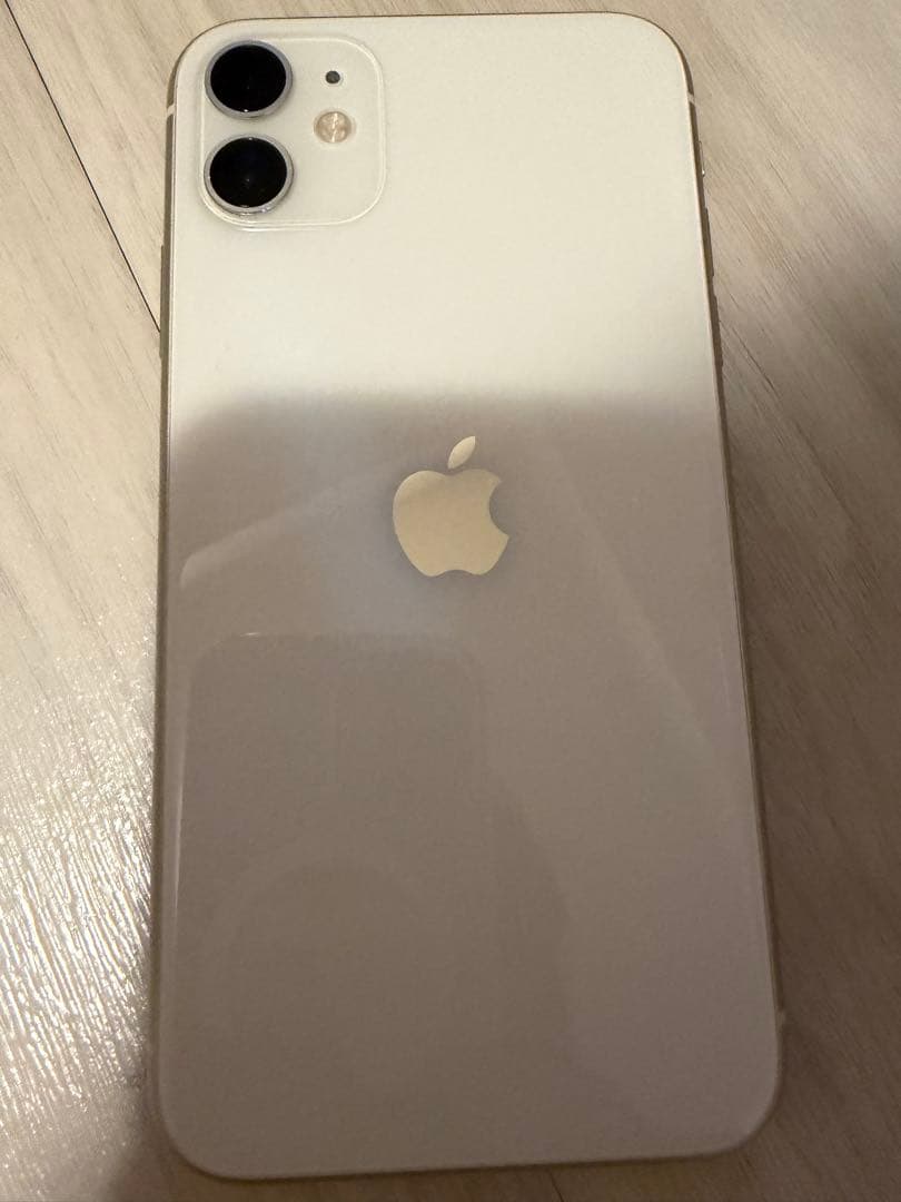 Apple iPhone 11 ホワイト　SIMフリー