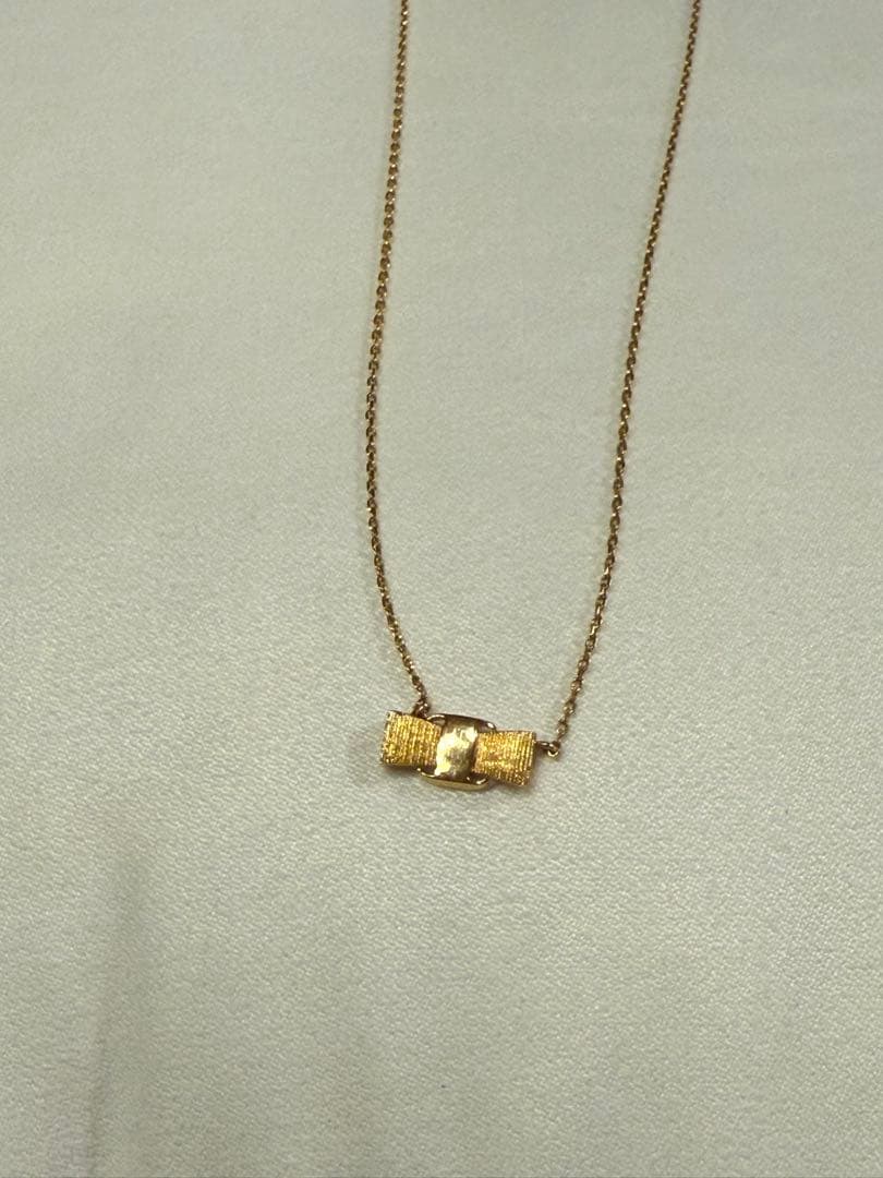 m*e様 FERRAGAMO ヴィラ・リボン