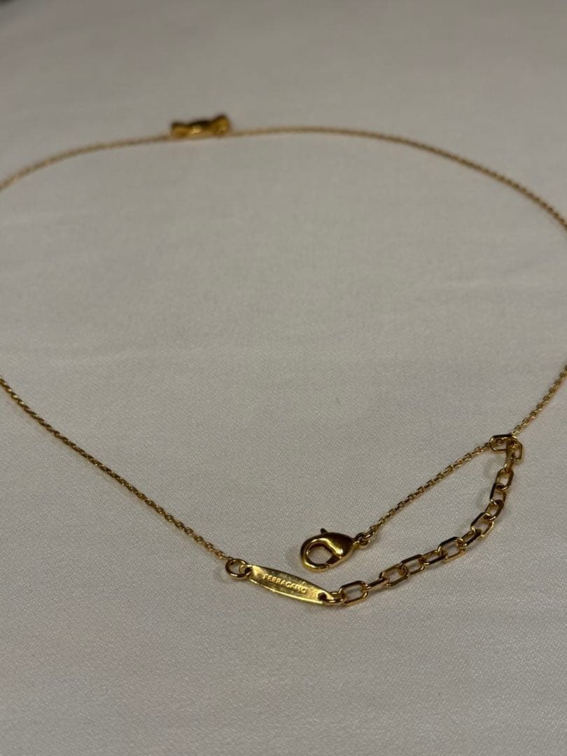 m*e様 FERRAGAMO ヴィラ・リボン