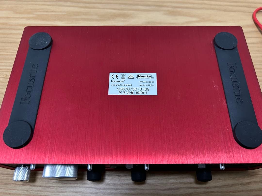 Focusrite Scarlett 2i4 USBオーディオインターフェイス