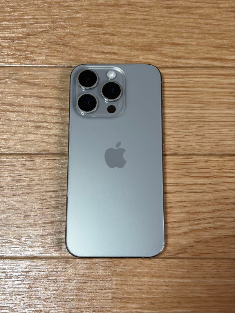 iPhone 15 Pro Natural Titanium 256GB 中古