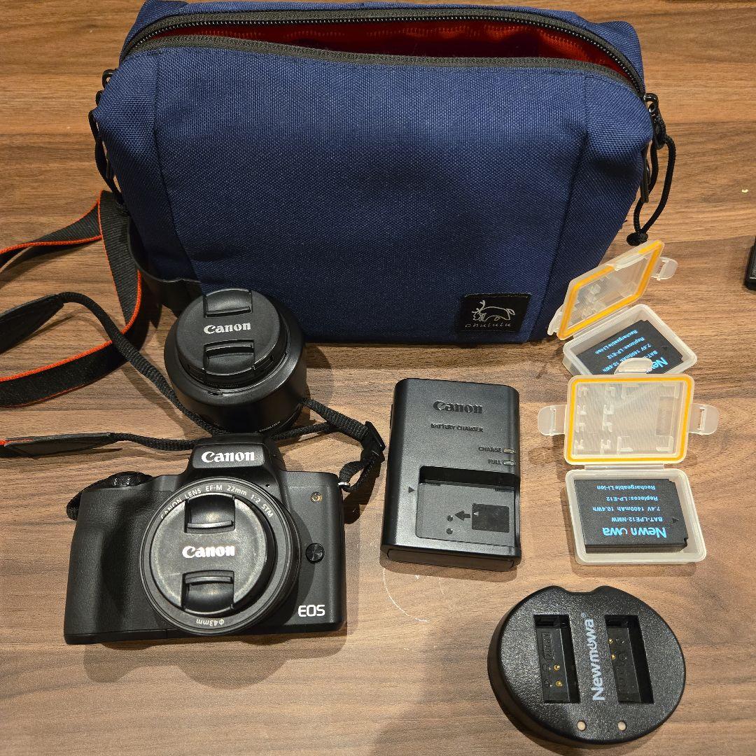 Canon キャノン EOS Kiss M （カメラバッグ 追加バッテリー付き）