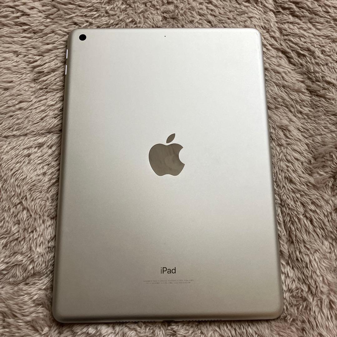 Apple iPad (第6世代) シルバー　32GB