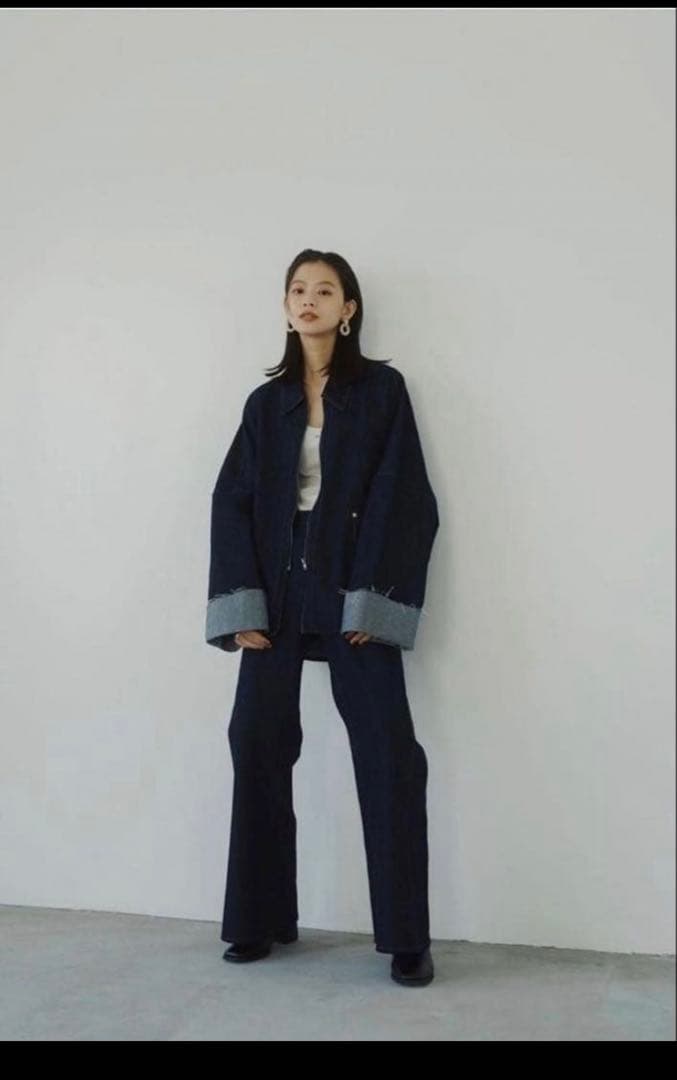 ダークブルー デニムジャケット・フレアパンツセット