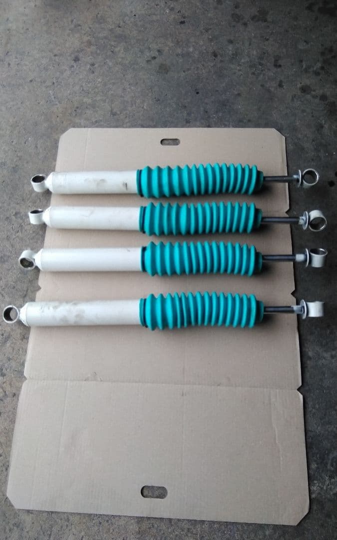 三菱ジープ　ロングショックアブソーバー