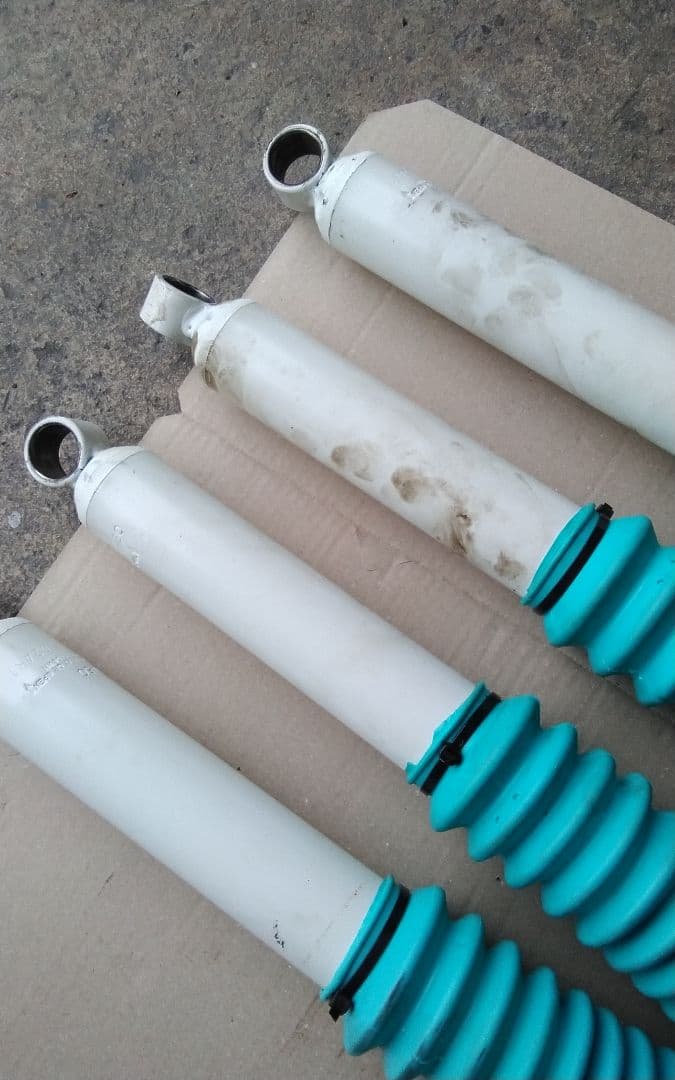 三菱ジープ　ロングショックアブソーバー