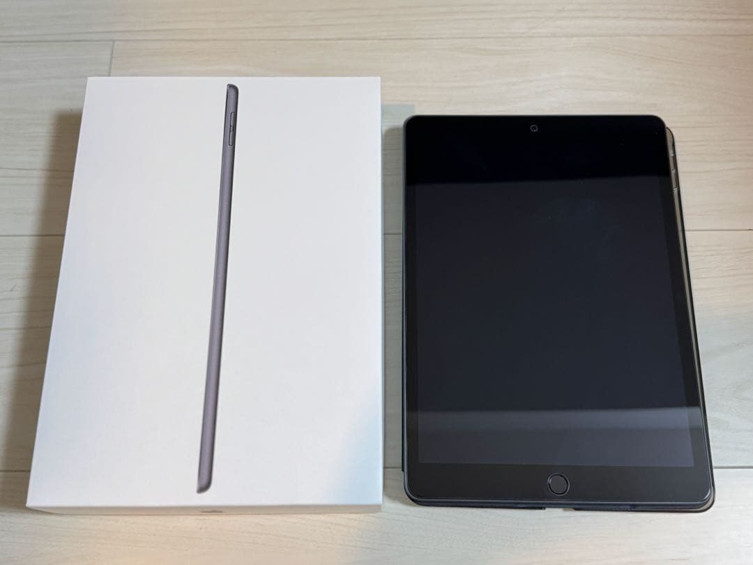 Apple iPad スペースグレー 本体 第9世代 カバー付き