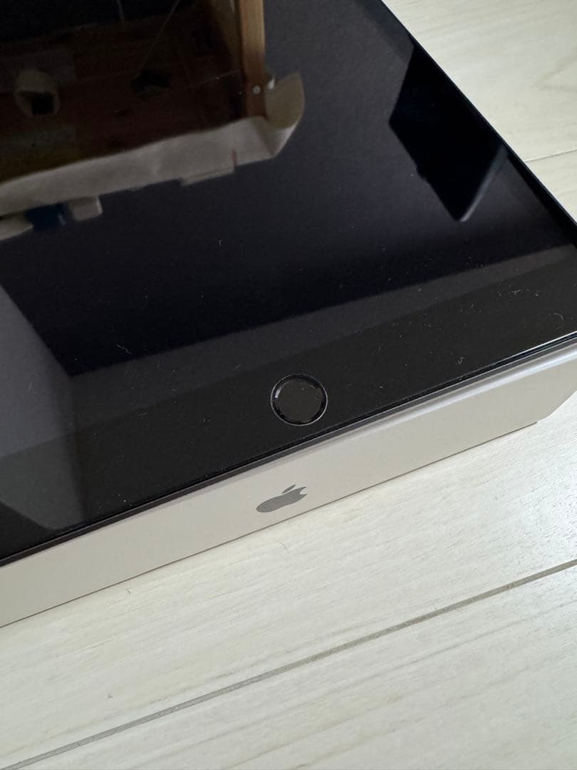 Apple iPad スペースグレー 本体 第9世代 カバー付き