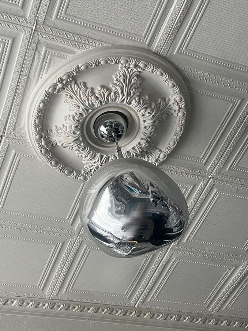 リビングハウス　ミラー仕上げ ペンダントライト　KARE