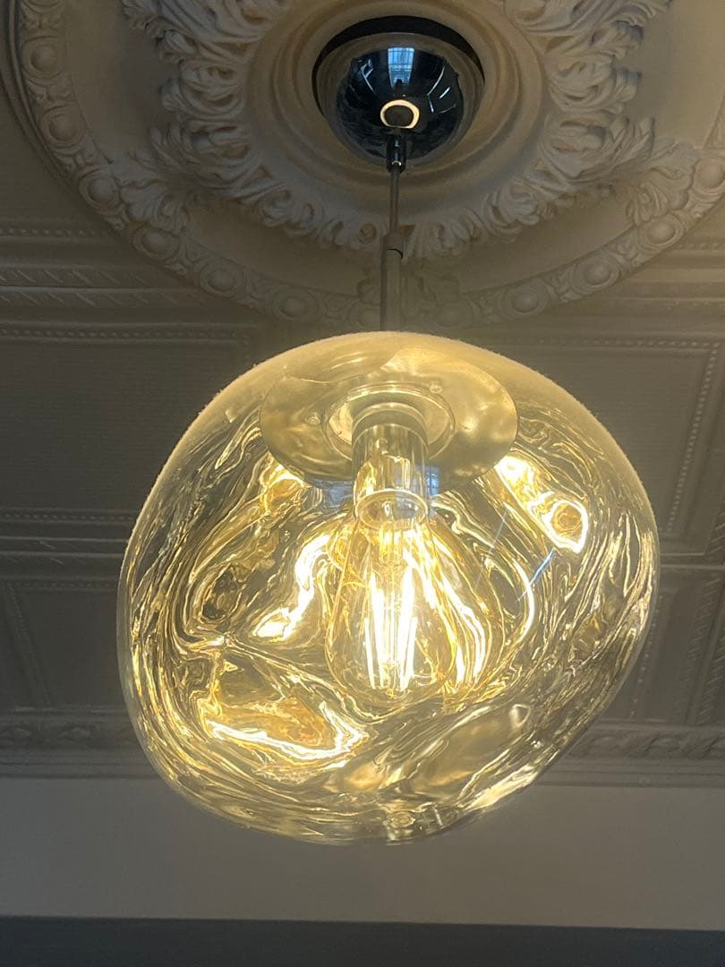 リビングハウス　ミラー仕上げ ペンダントライト　KARE