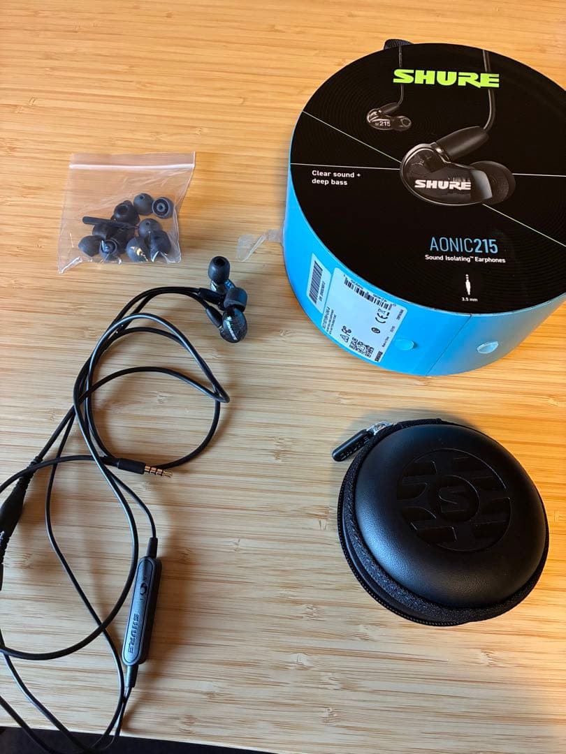 【新品同様】SHUREシュアー イヤホン SE215DYBK+UNI-Aブラック