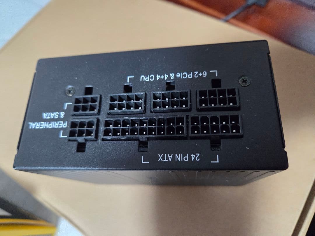 Corsair SF600 600W 電源ユニット