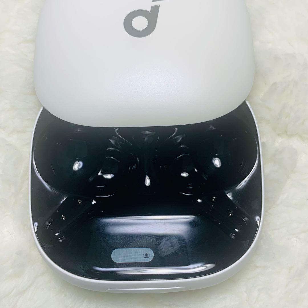 美品 soundcore Liberty4Pro パールホワイト 充電ケース　1