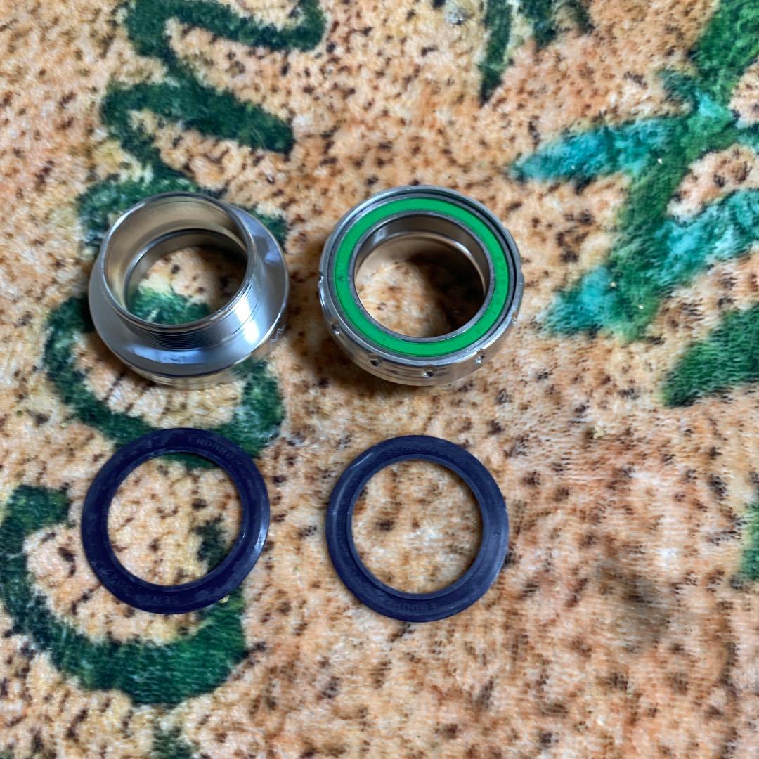 ✨WHITE INDUSTRIES BSA30 セラミック BB