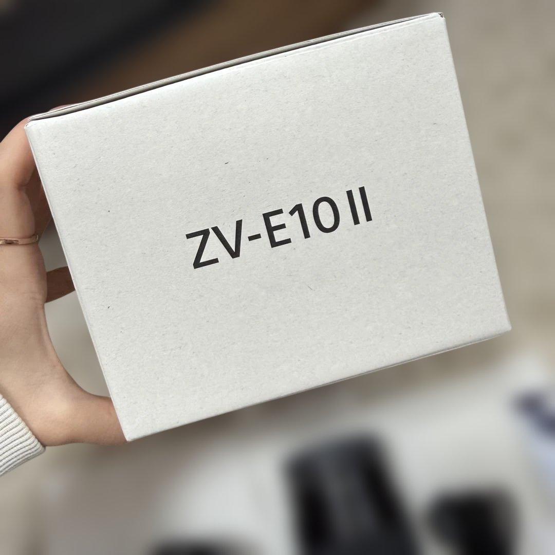 【極美品】SONY ZV-E10 II　ダブルズームレンズキット　ブラック