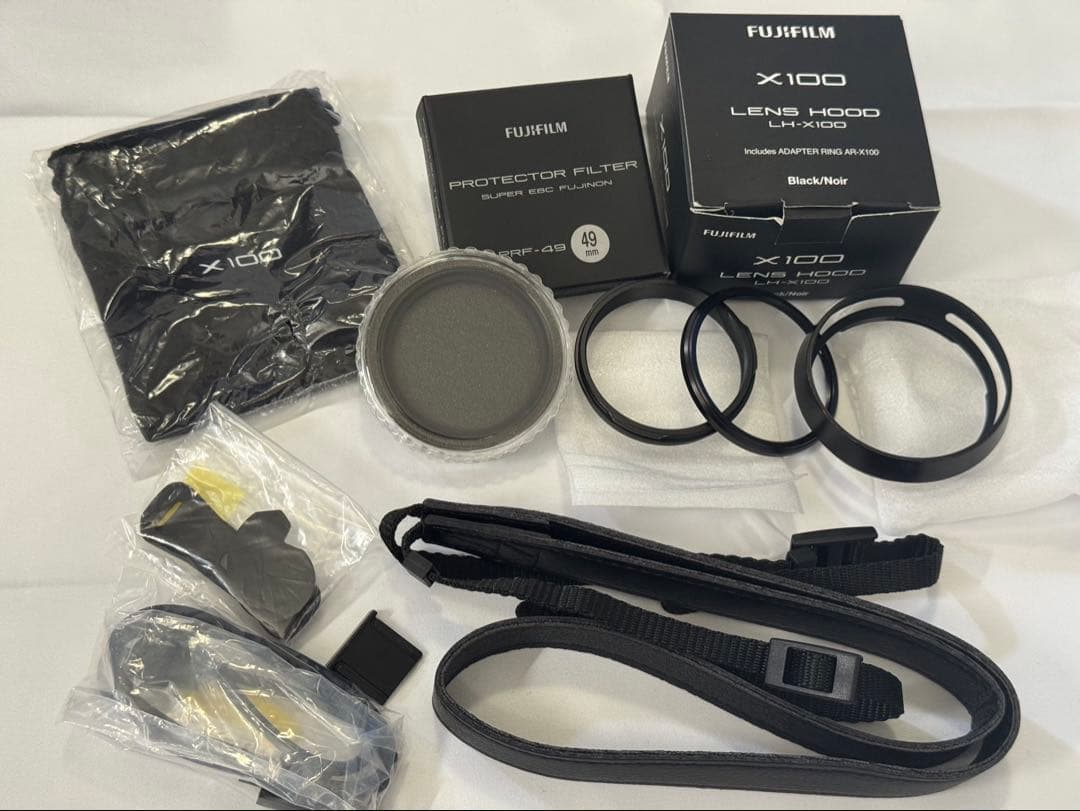アクセサリー多数！FUJIFILM X100V