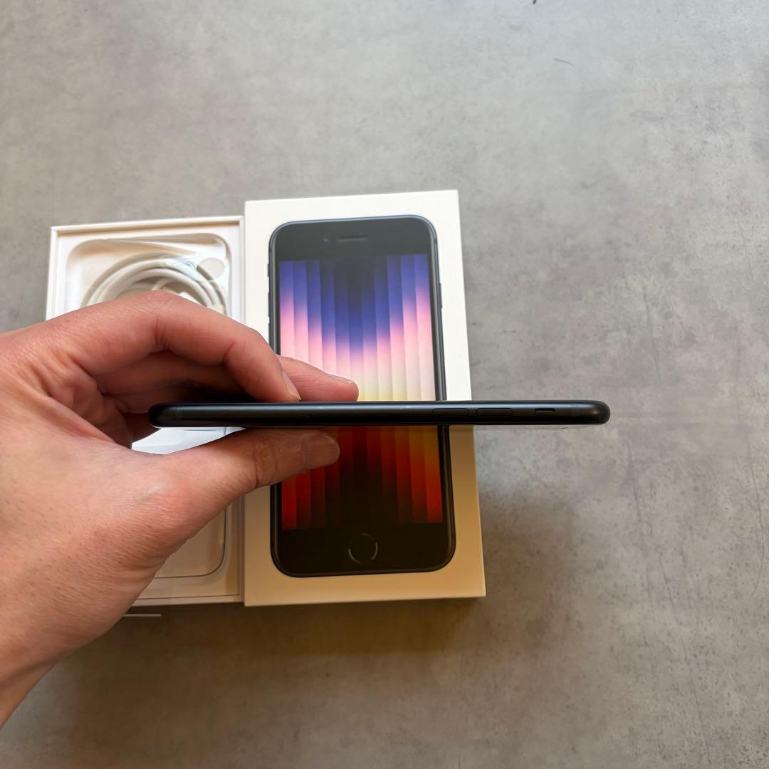 SIMフリー Apple iPhone SE 第3世代 ミッドナイト付属品完備