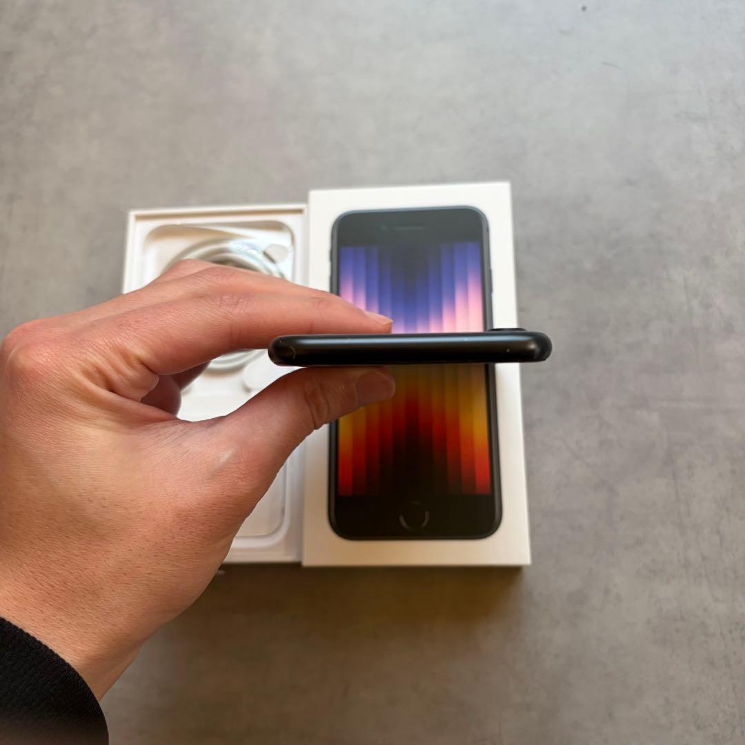 SIMフリー Apple iPhone SE 第3世代 ミッドナイト付属品完備