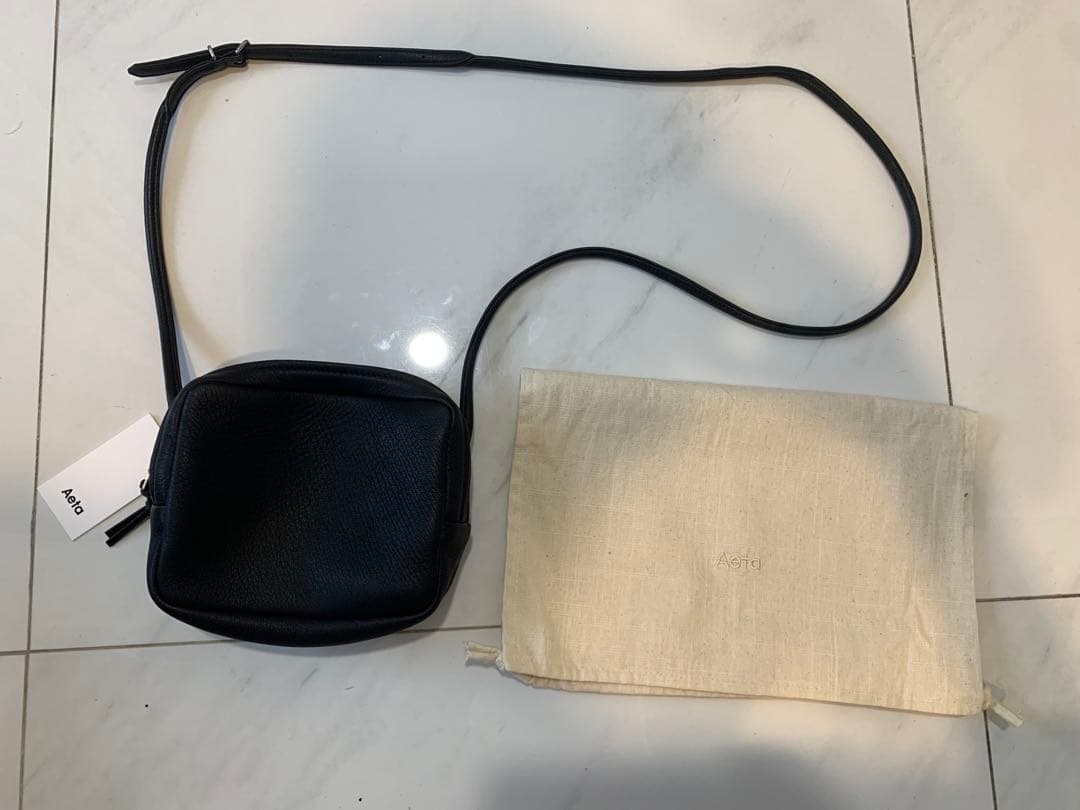 アエタ　Aeta SQUARE ショルダーバッグ(W16㎝ H14㎝D7㎝)