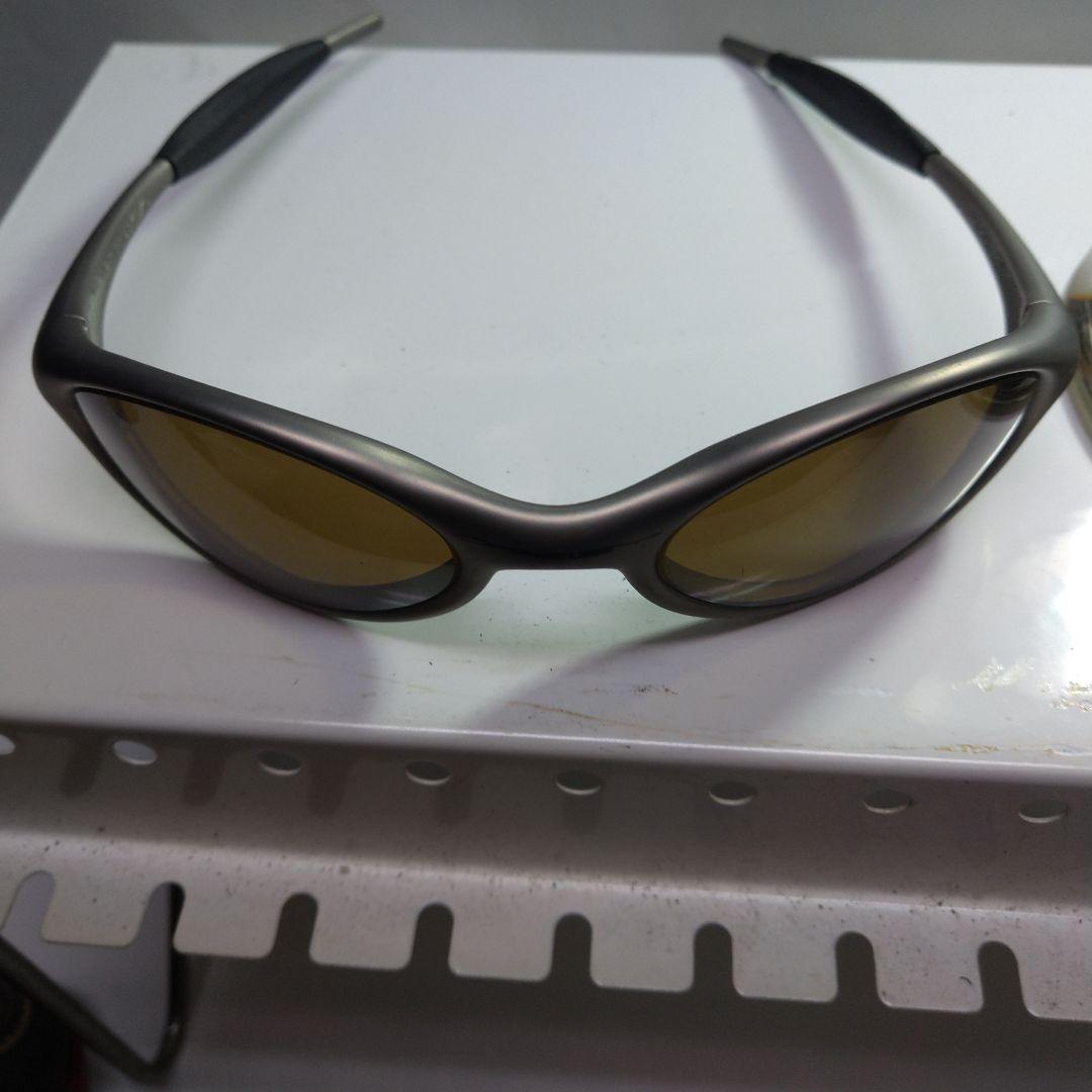 オークリーブラウンレンズ