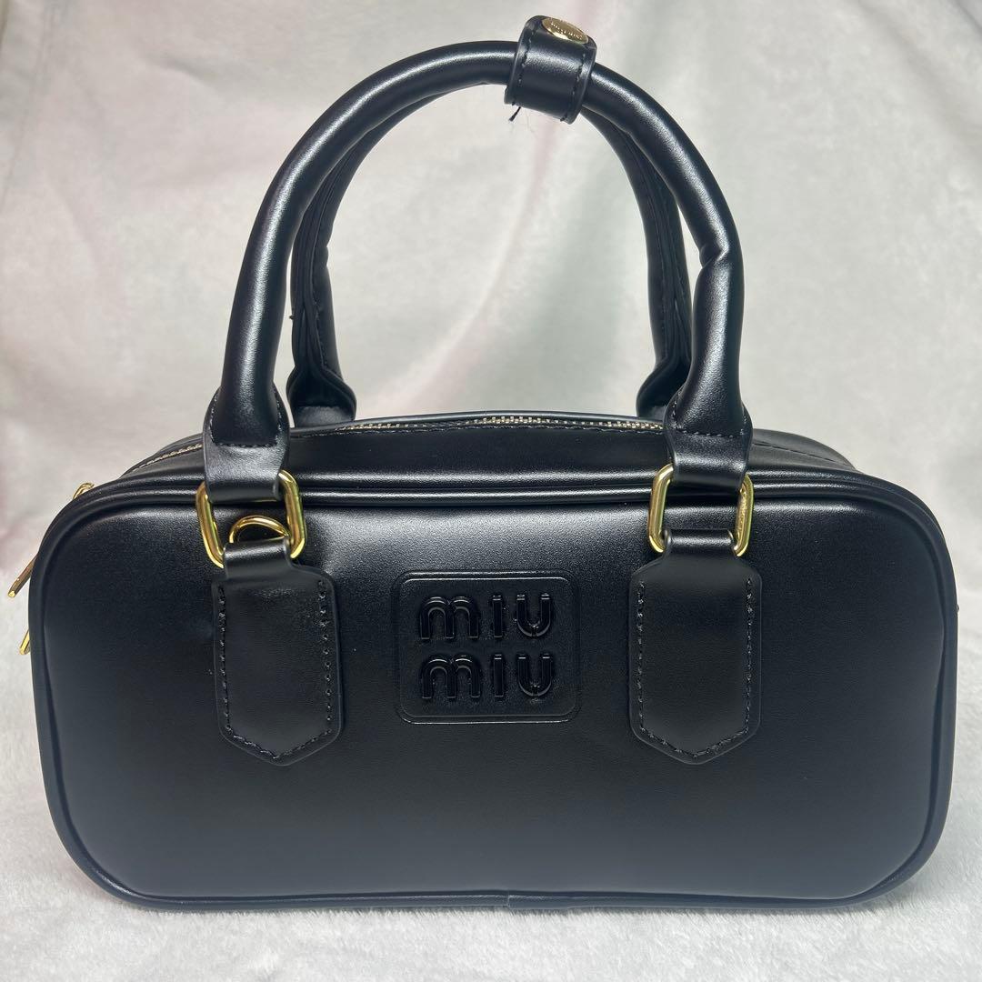 miumiu ショルダーバッグ