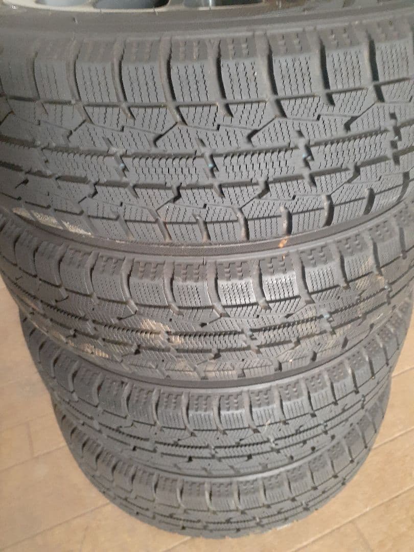 トーヨー14インチスタッドレス　走行千キロ未満 　　ホイール付き４本セット