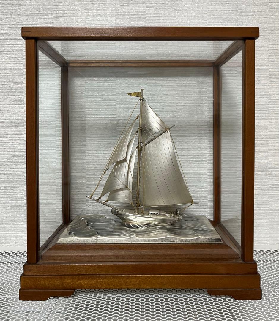 銀製(刻印)帆船 模型 置物 台付 ヨット シルバー 金属工芸 ガラスケース