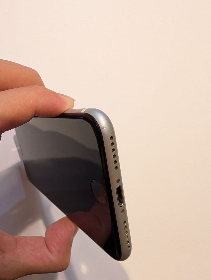 Apple iPhone SE 2ホワイト　128GB