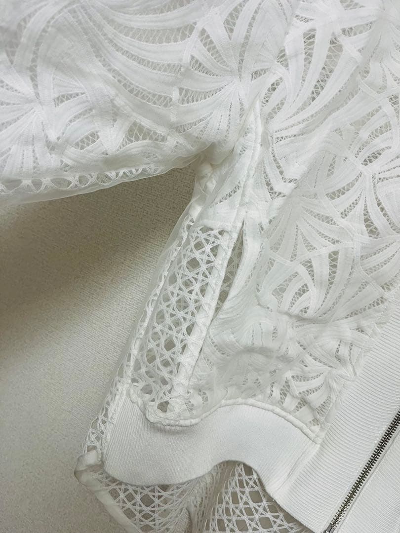 AULA AILA ホワイトレースブルゾン　日曜までSALE