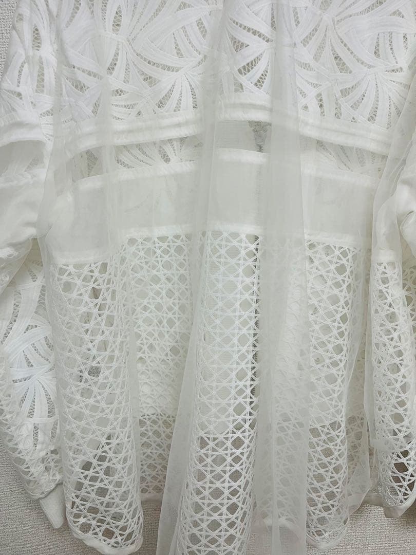 AULA AILA ホワイトレースブルゾン　日曜までSALE