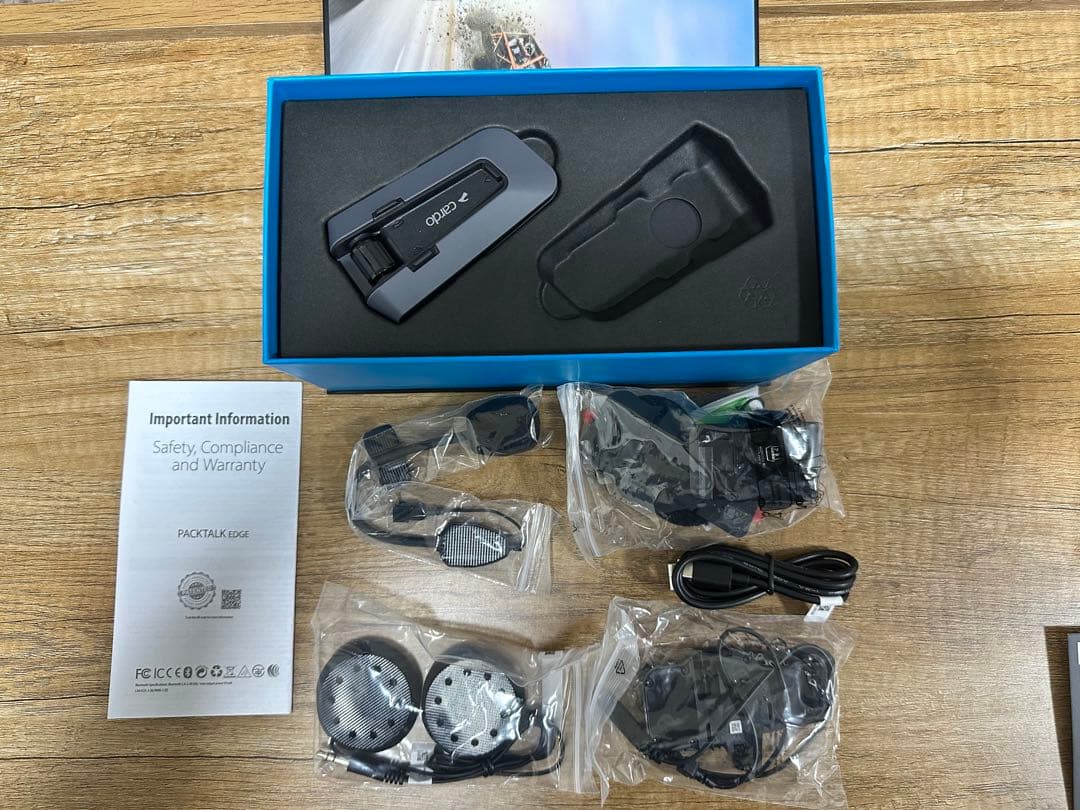 新品未使用　CARDO PACKTALK EDGE インカム 箱付き　即日発送