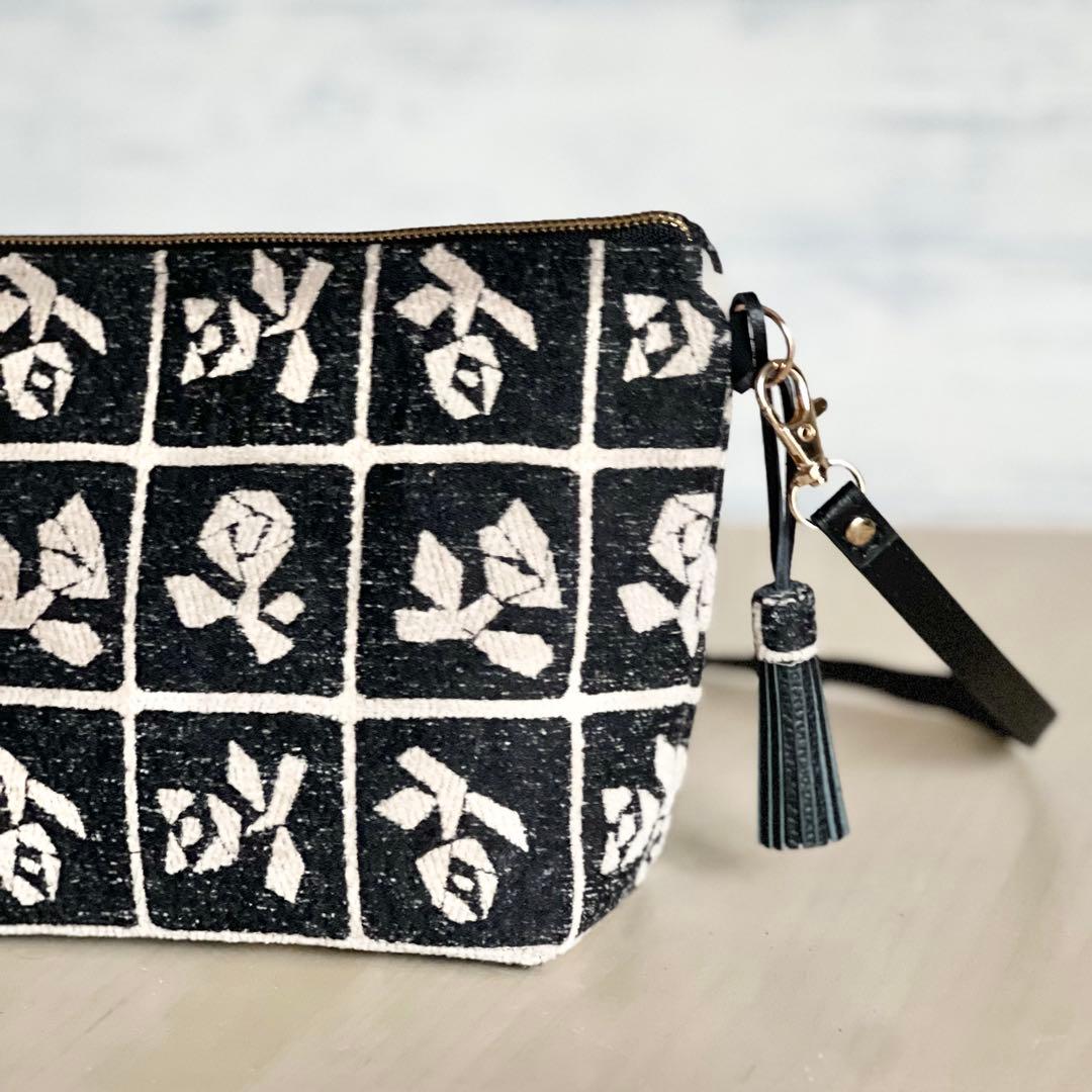 Lulu small beigeショルダーバッグMB510-081