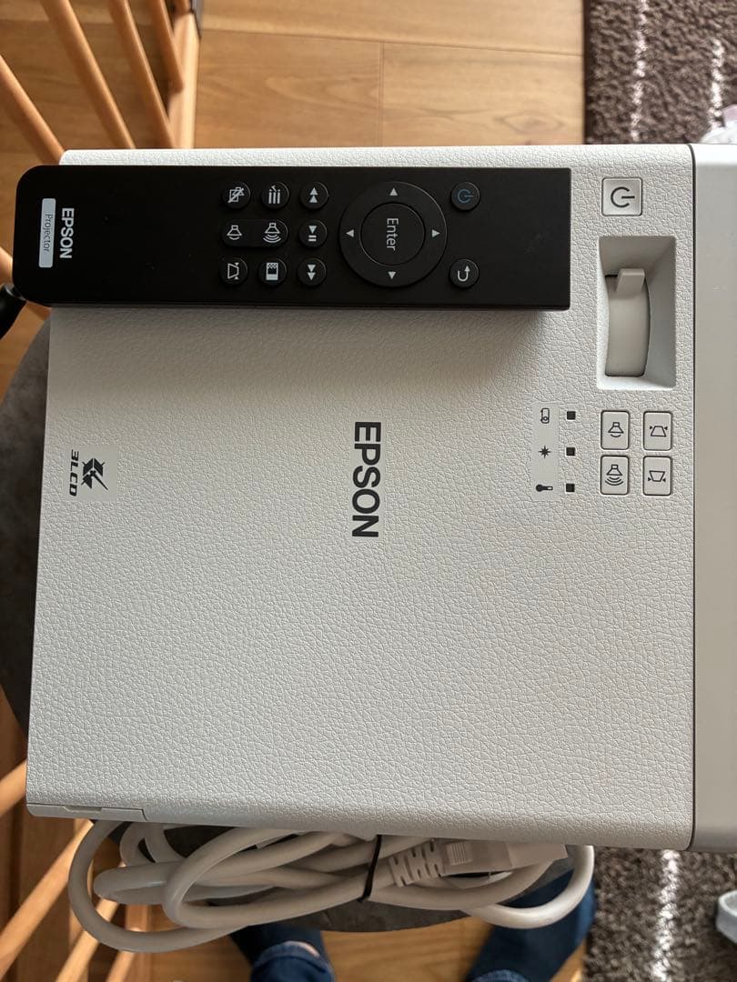 EPSON EF-100W ホームプロジェクター　光源使用時間0H 美品