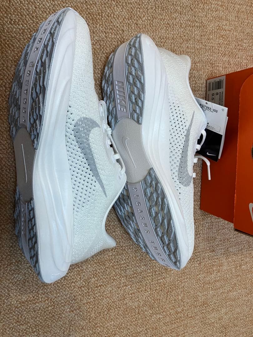 【ゆーはみかく】新品未使用 ナイキ ペガサス プラス 26cm ホワイト