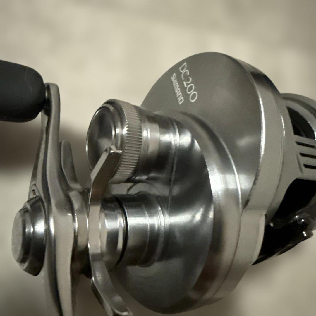 【美品】シマノ19 カルカッタ コンクエスト DC 200