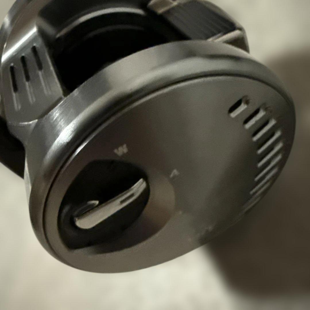 【美品】シマノ19 カルカッタ コンクエスト DC 200