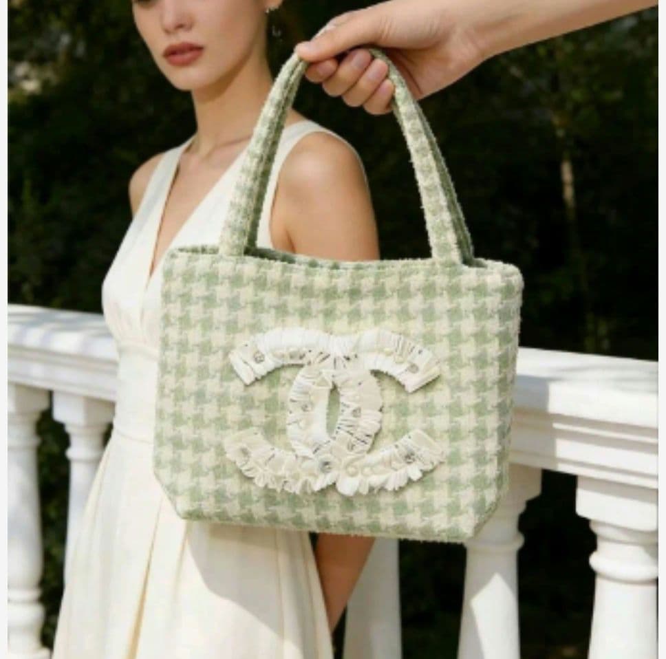 新品希少CHANEL ノベルティ トートバッグ ツイード グリーン ビッグココ