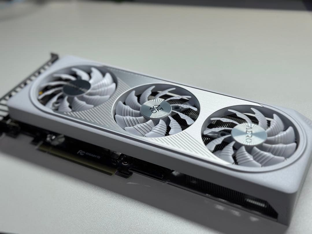 グラフィックボード・グラボ・ビデオカード GIGABYTE GeForce RTX4060 AERO OC 8GB