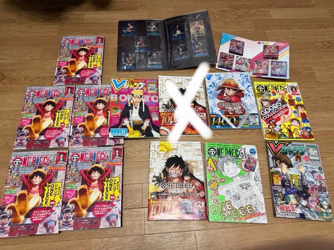 ワンピースカードゲーム　プロモ系豪華引退品　左のマガジン5冊はカードなし本のみ