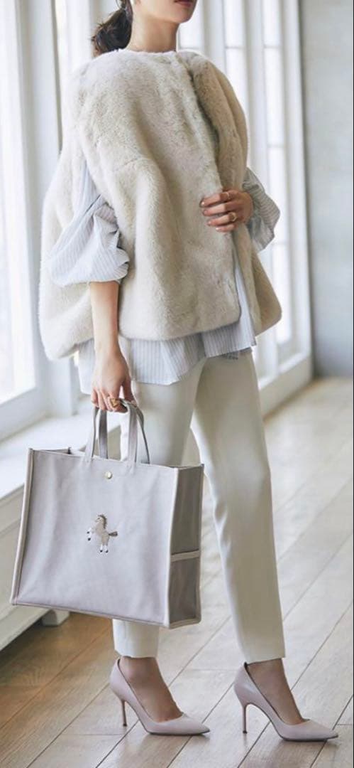 青*魚様 SEVENTEN エコファーポンチョ エクリュ 新品未使用