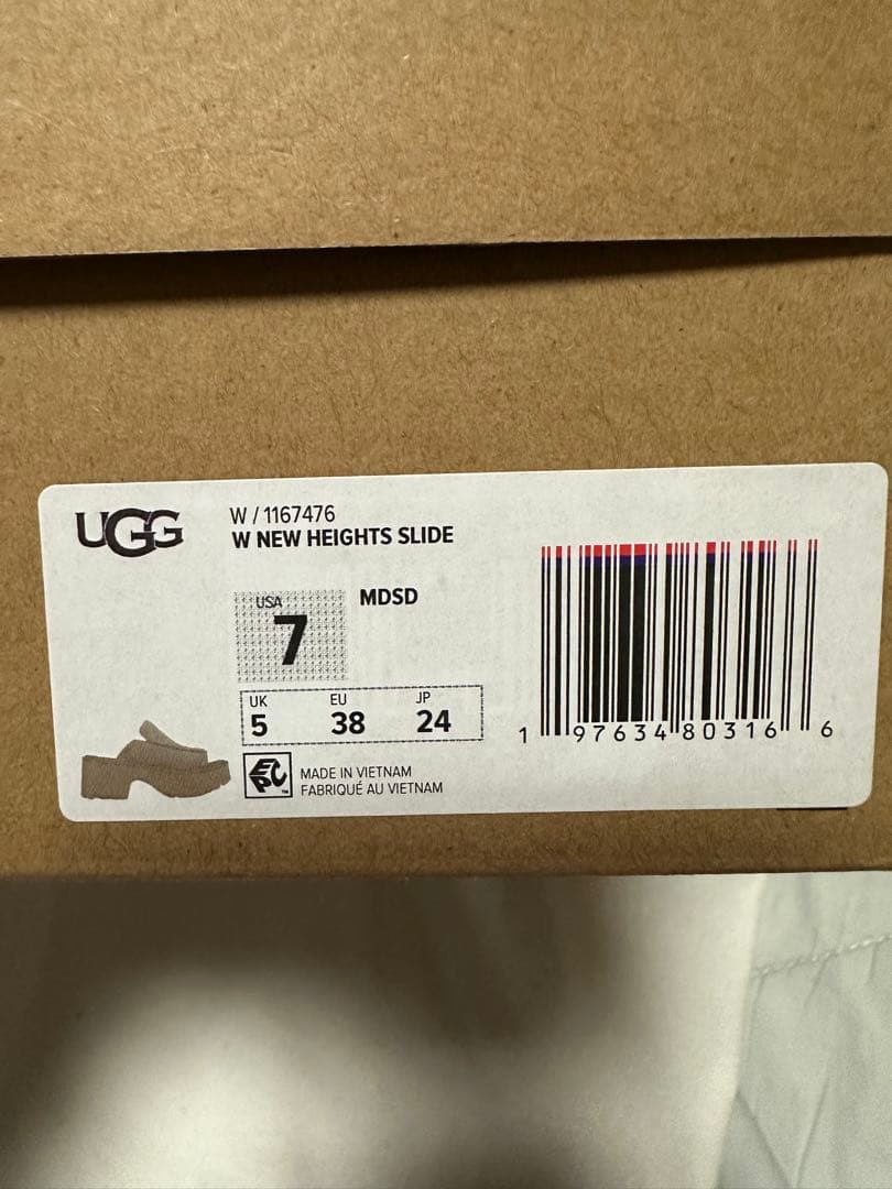 UGG ベージュ プラットフォームサンダル
