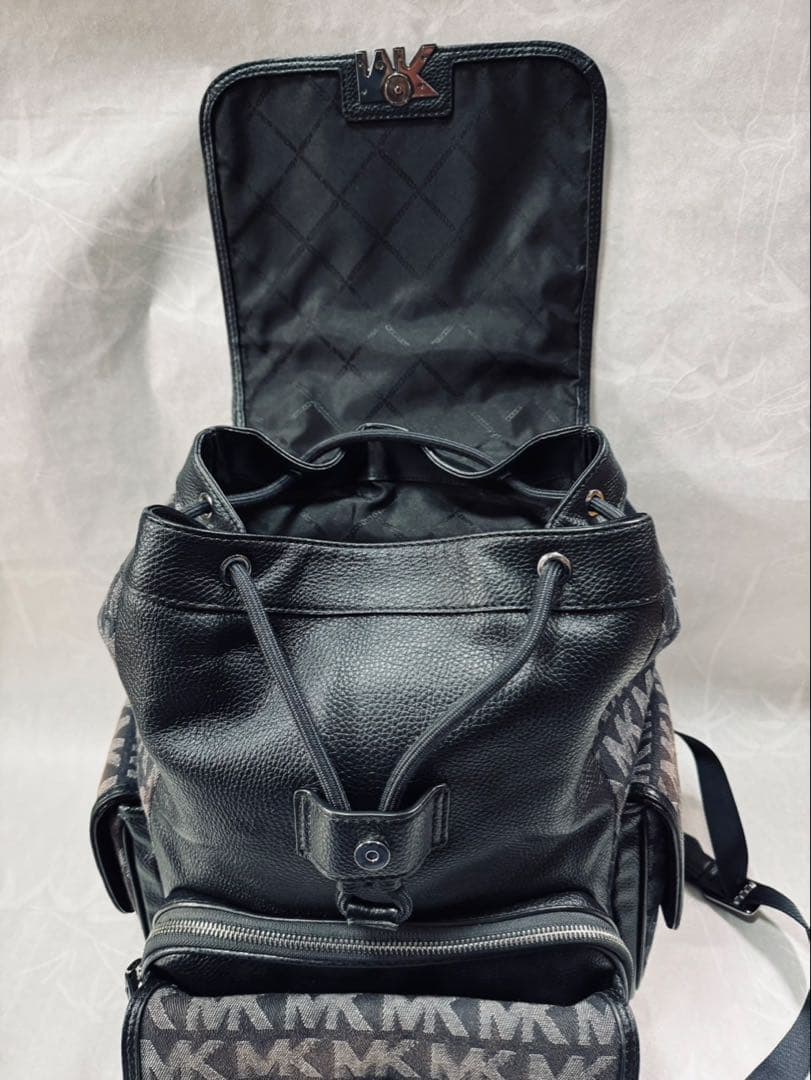 明日投稿削除MICHAEL KORS HUDSON ユーティリティーバック