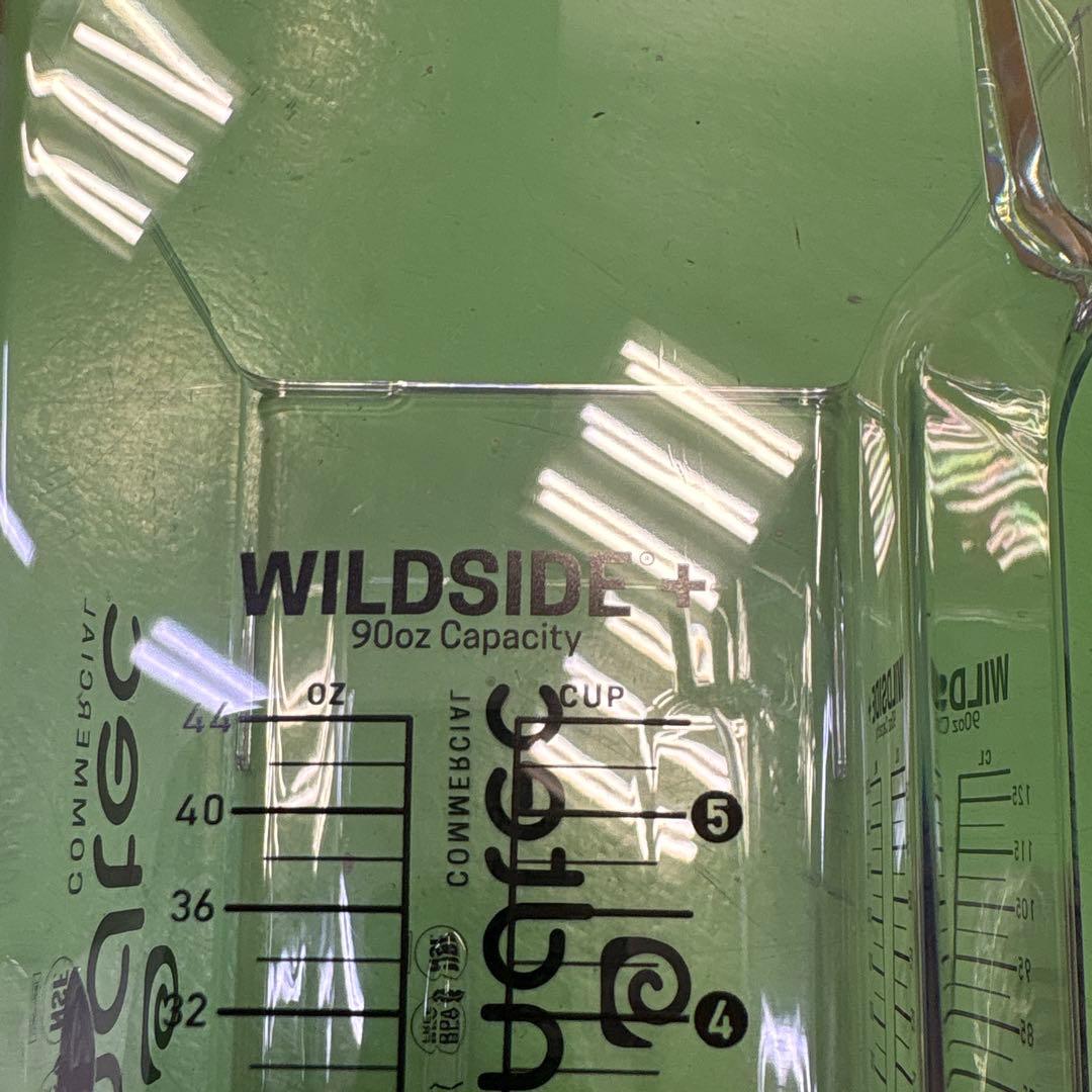 ブレンドテック　フタ付き　新品　blendtec