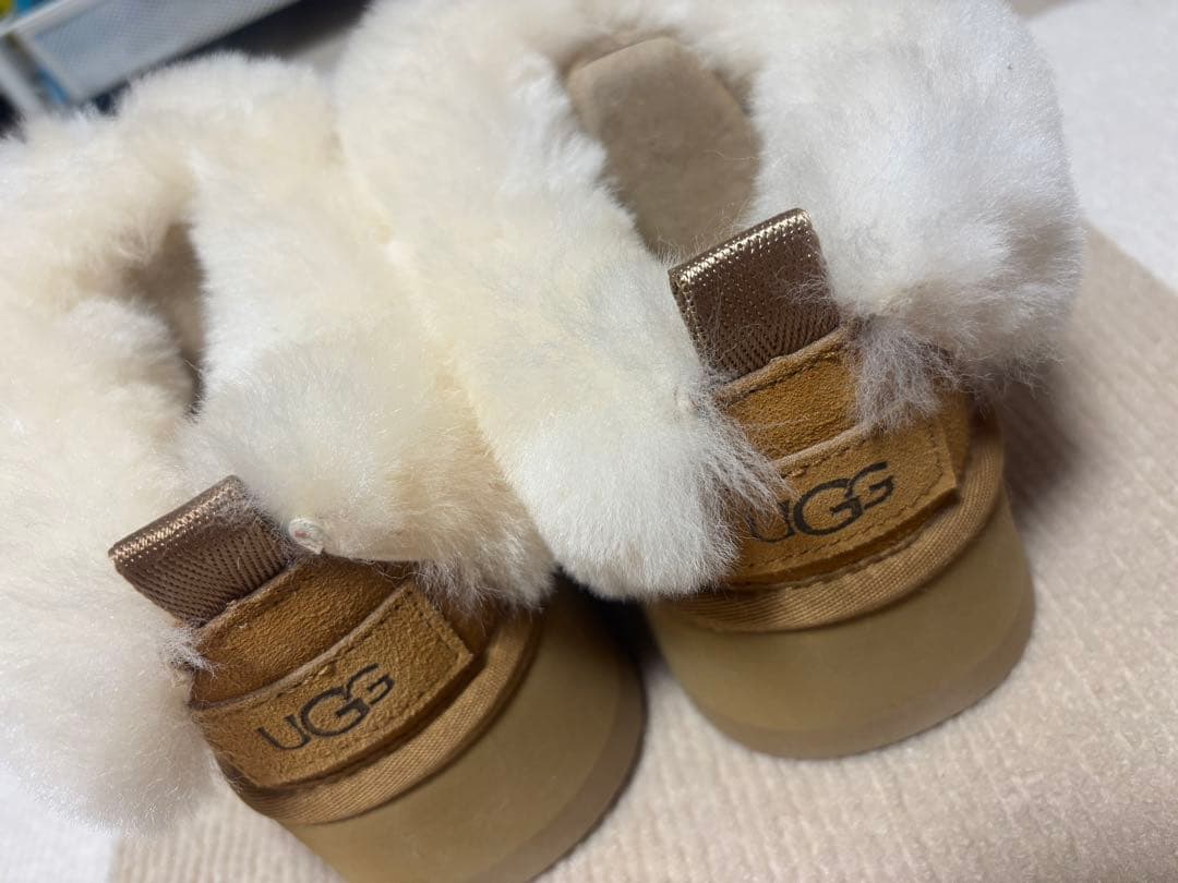 本日値下げ限定価額23.5cm厚底UGG ふわふわムートンブーツ ブラウン